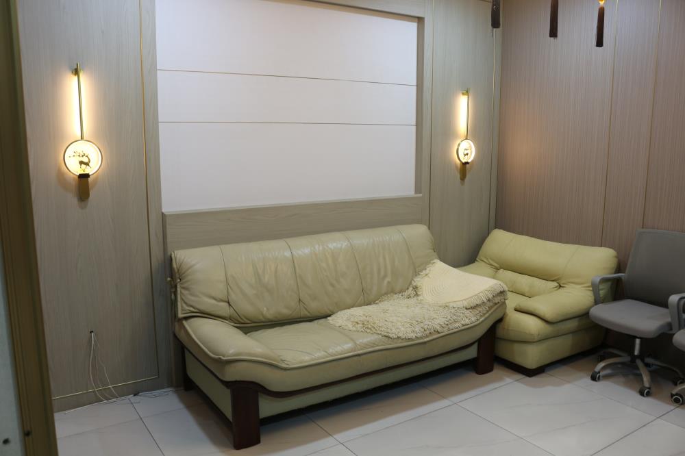 Customized furniture for study room